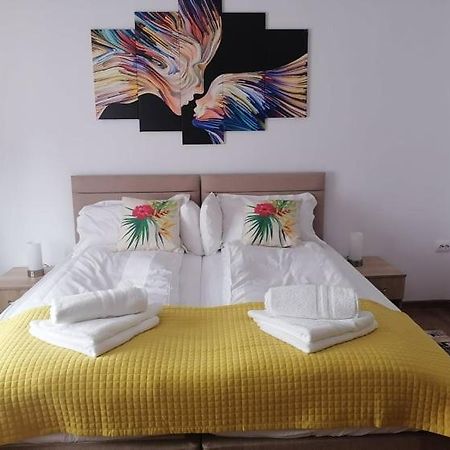 Apartamento Happy House Hunedoara Exterior foto