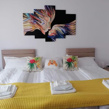Apartamento Happy House Hunedoara Exterior foto