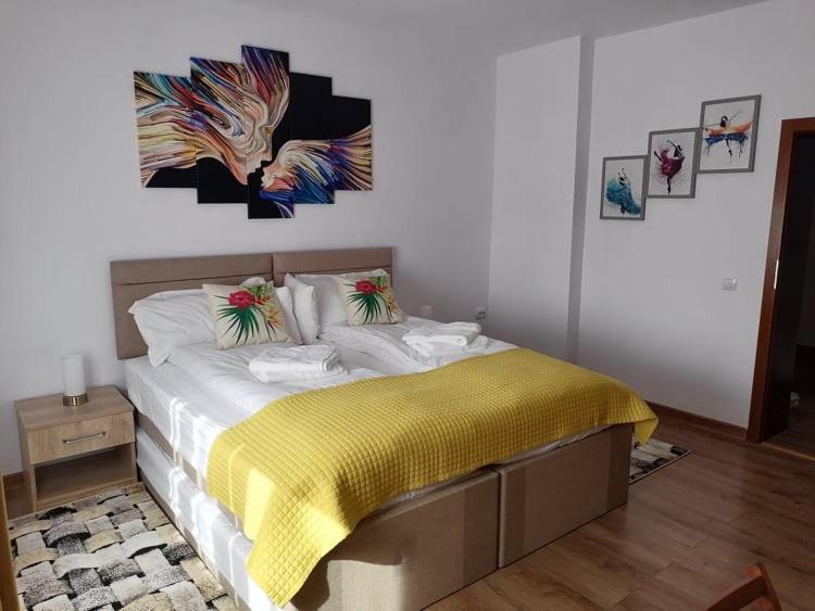 Apartamento Happy House Hunedoara Exterior foto