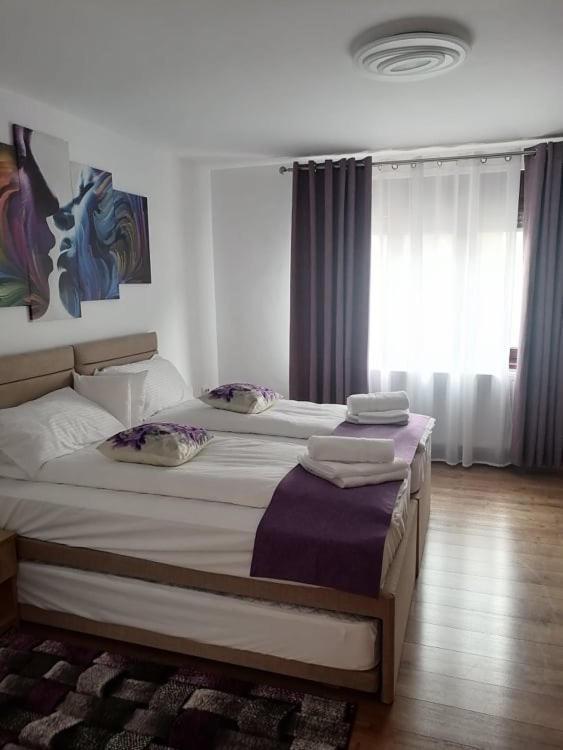 Apartamento Happy House Hunedoara Exterior foto