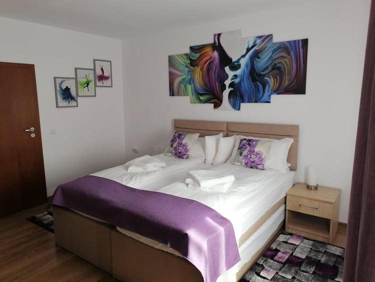Apartamento Happy House Hunedoara Exterior foto