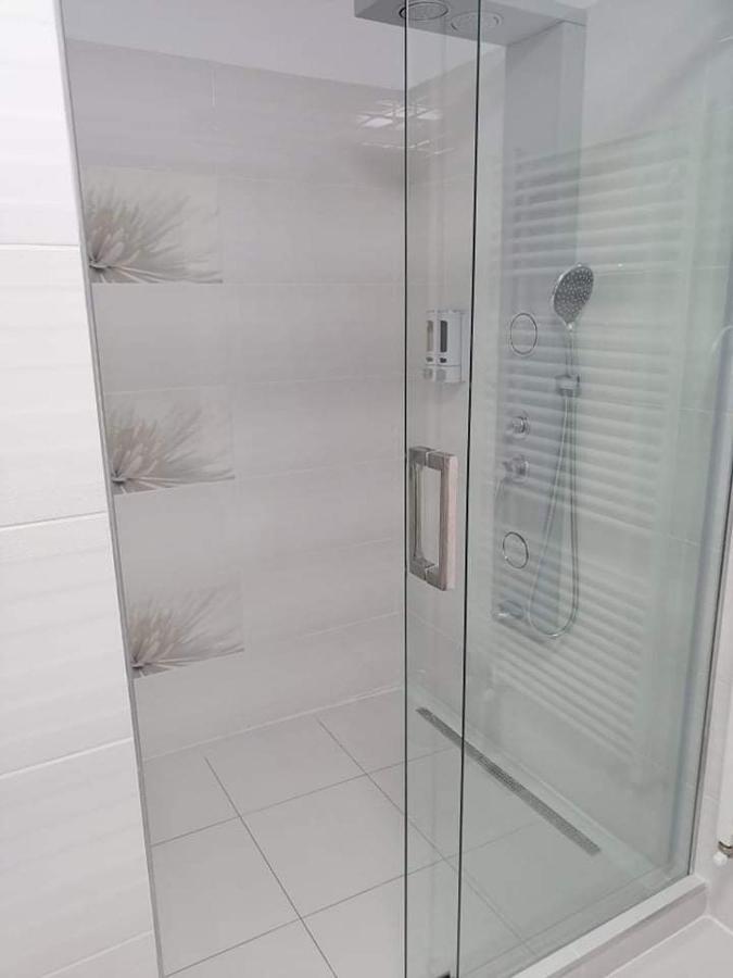Apartamento Happy House Hunedoara Exterior foto