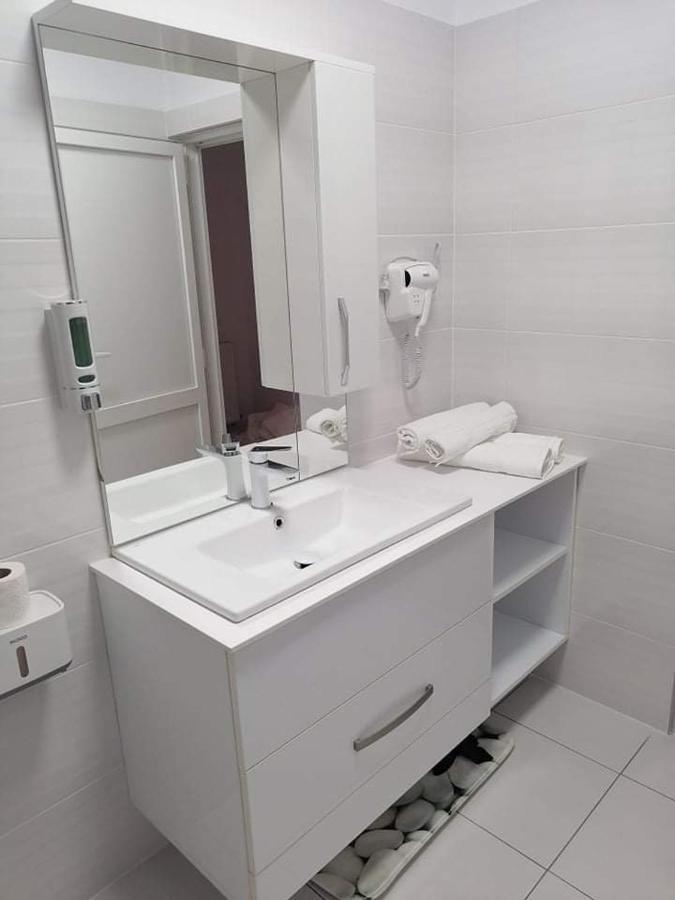 Apartamento Happy House Hunedoara Exterior foto
